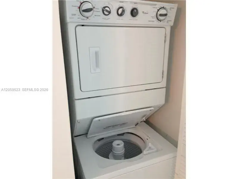 244 BISCAYNE BL # 250, Miami FL 33132