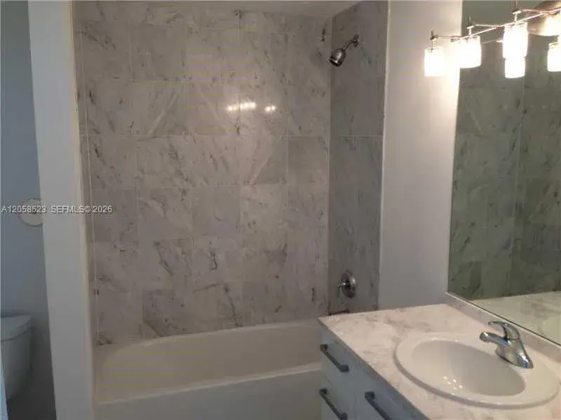 244 BISCAYNE BL # 250, Miami FL 33132
