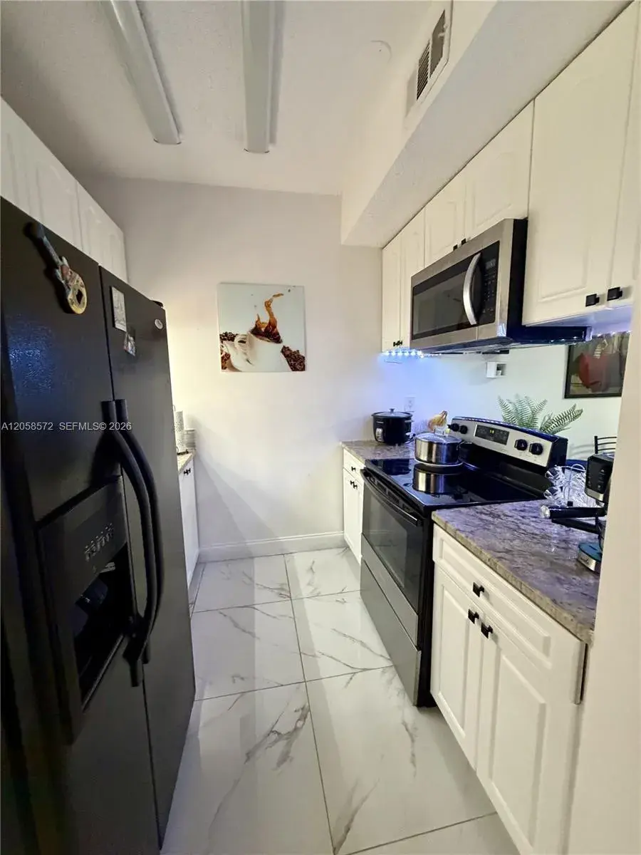 270 NW 71st Ave # 4, Miami FL 33126