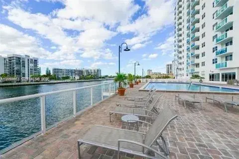 1 bedroom 1 bath Residential Lease for rent at 3000 S Ocean Dr # 518, Hollywood FL 33019
