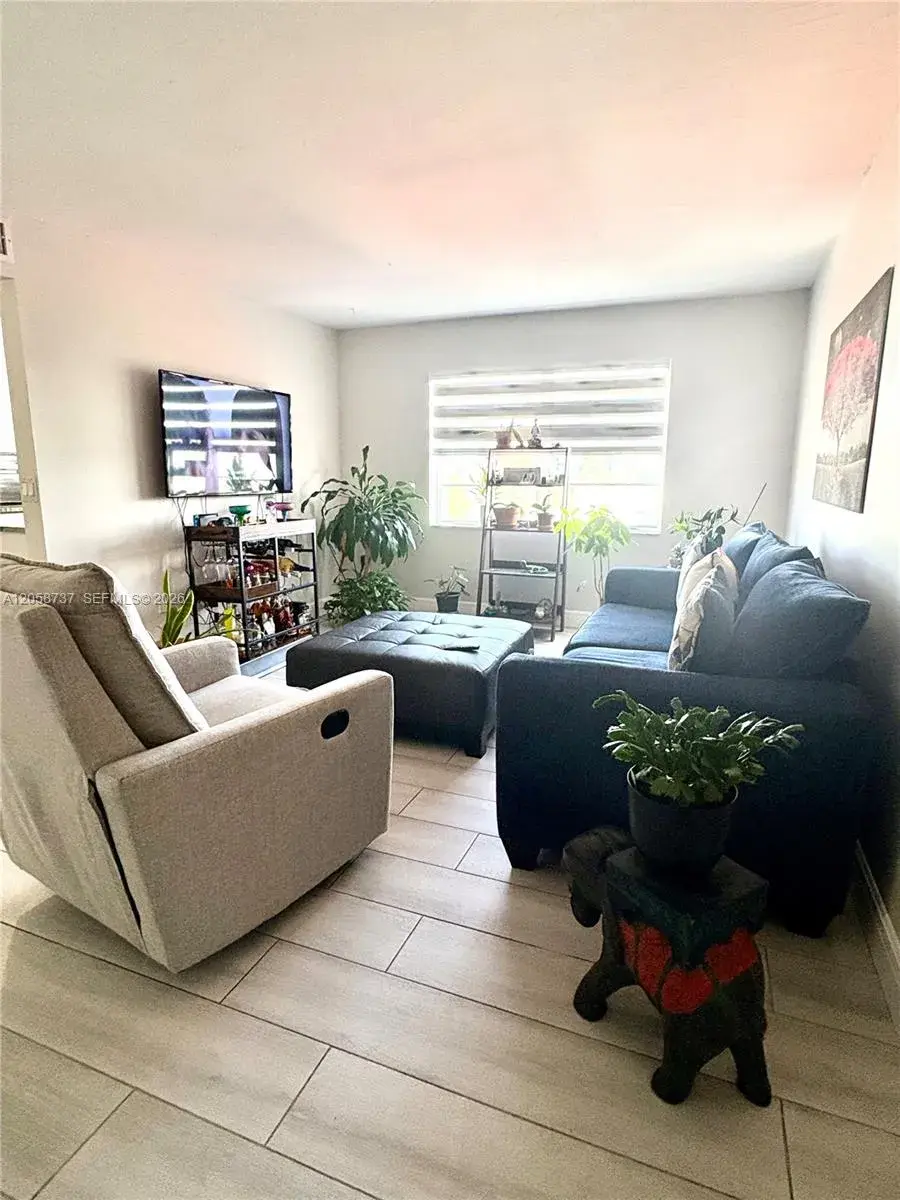7620 Carlyle Ave # 502, Miami Beach FL 33141
