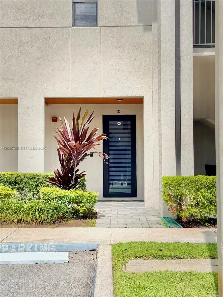 10455 NW 82nd St # 10, Doral FL 33178