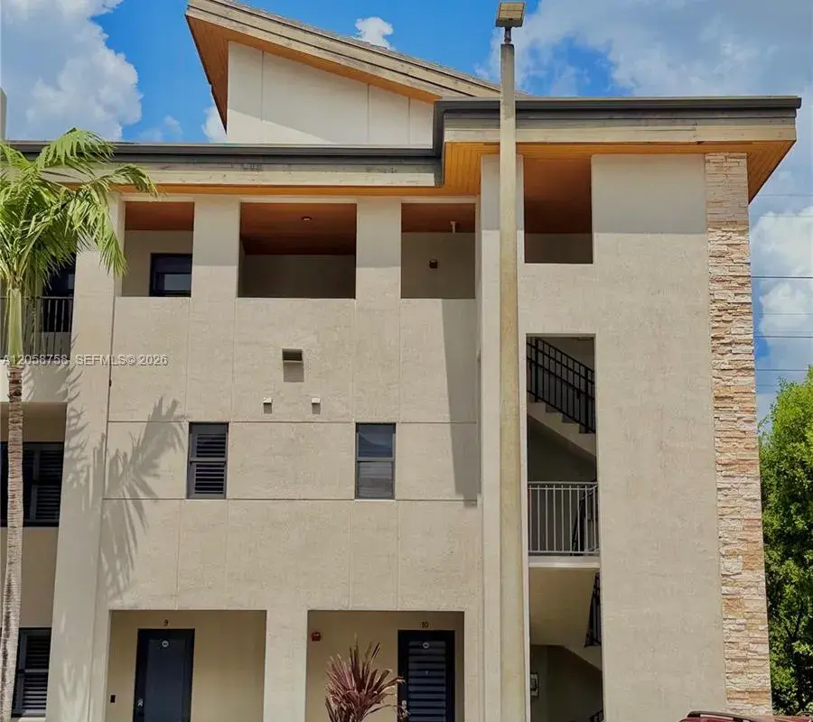 10455 NW 82nd St # 10, Doral FL 33178