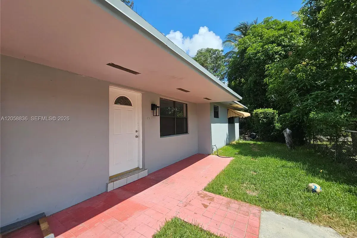 1373 NE 144th St, Miami FL 33161