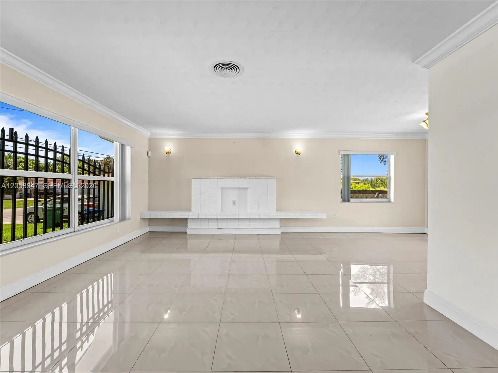 2045 NW 115th St, Miami FL 33167