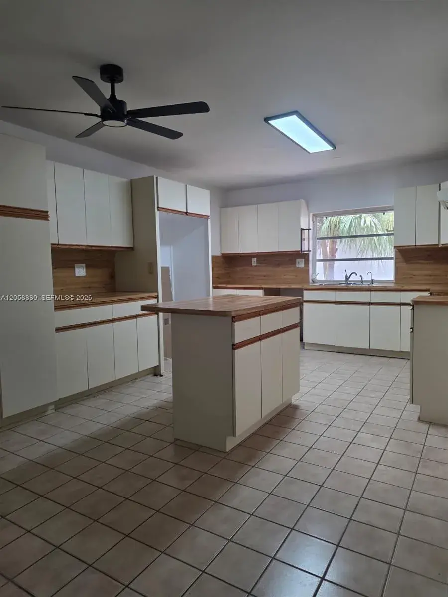 8404 SW 102nd Pl, Miami FL 33173