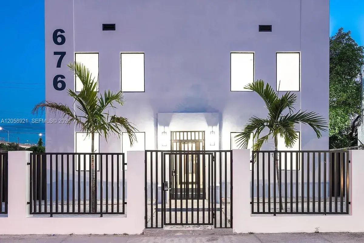 676 NW 47th St # 6, Miami FL 33127