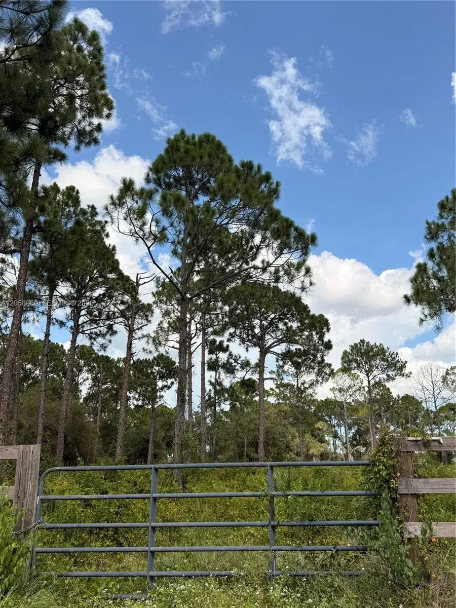 365 N Zambria St, Clewiston FL 33440