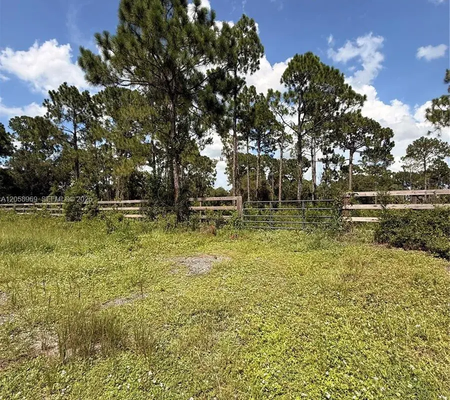 365 N Zambria St, Clewiston FL 33440