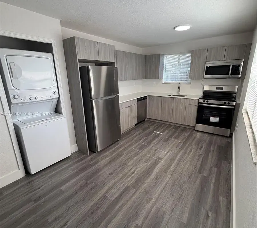 590 NW 58th St, Miami FL 33127