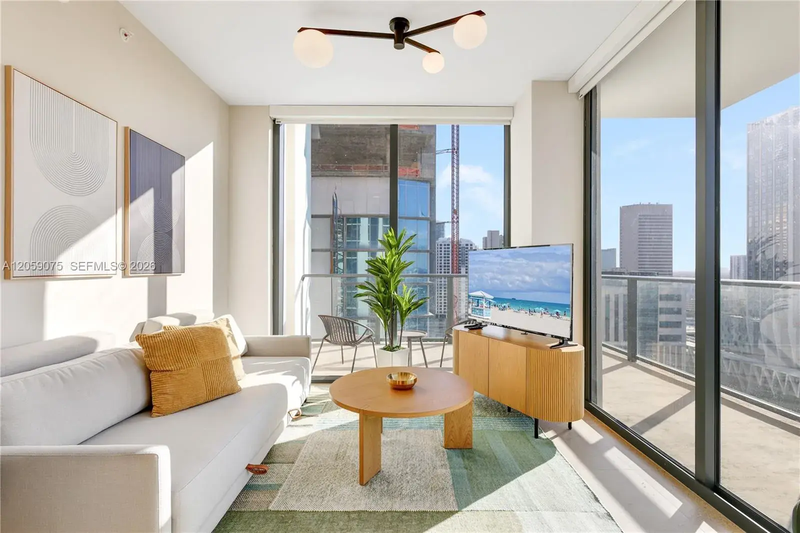 11 NE 6th St # 2401, Miami FL 33132