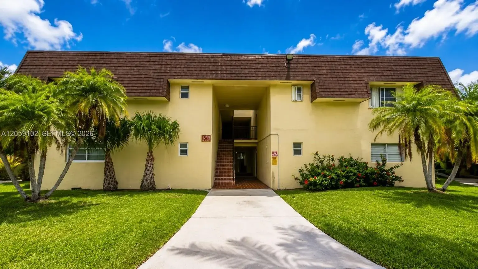 1 bedroom 1 bath Residential Lease for rent at 13710 SW 90th Ave # 4, Miami FL 33176