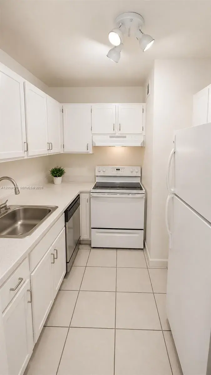 13710 SW 90th Ave # 4, Miami FL 33176