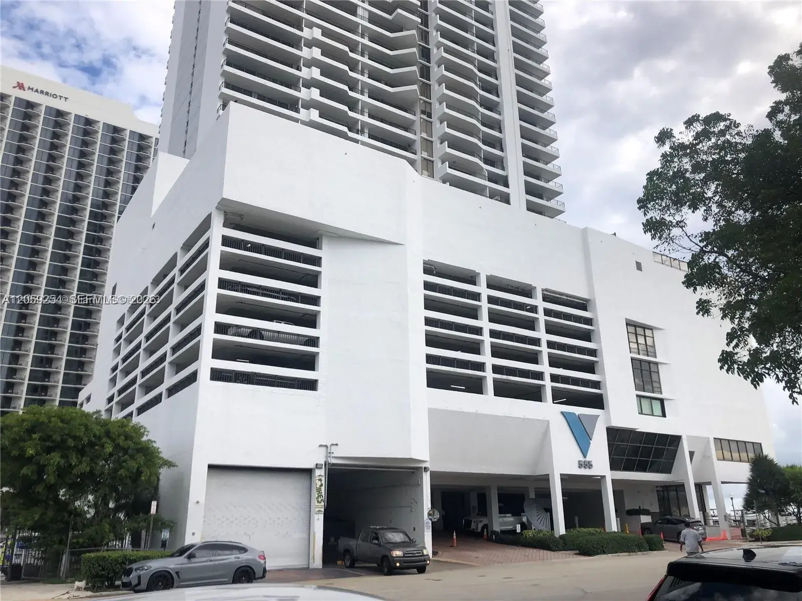 1 bedroom 1 bath Residential for sale at 555 NE 15th St # 20E, Miami FL 33132