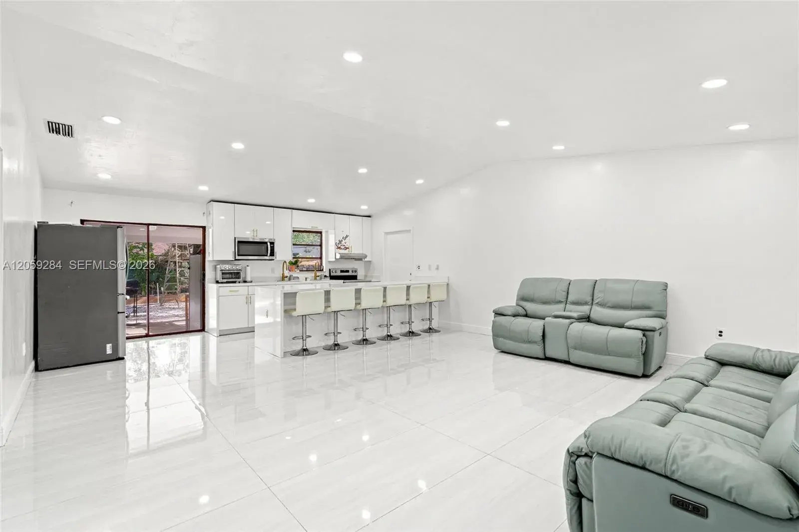 364 NW 17th Ct, Homestead FL 33030