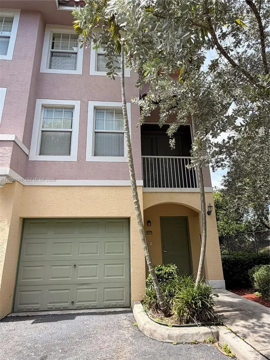 6306 W Sample Rd # 6306, Coral Springs FL 33067