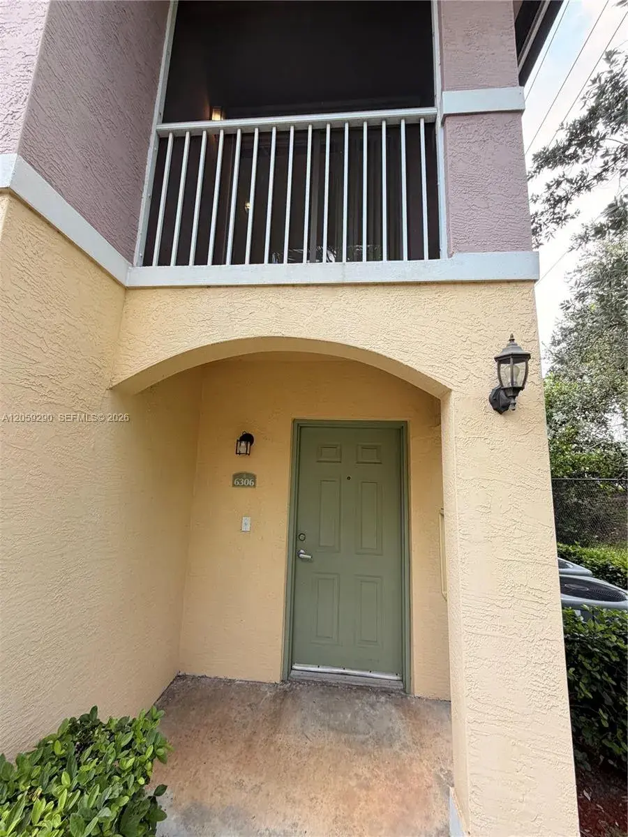 6306 W Sample Rd # 6306, Coral Springs FL 33067