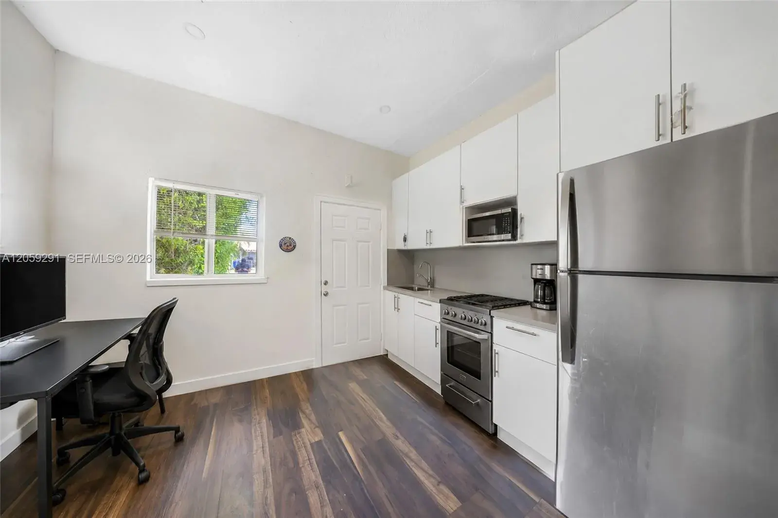 2420 NW 34th St, Miami FL 33142