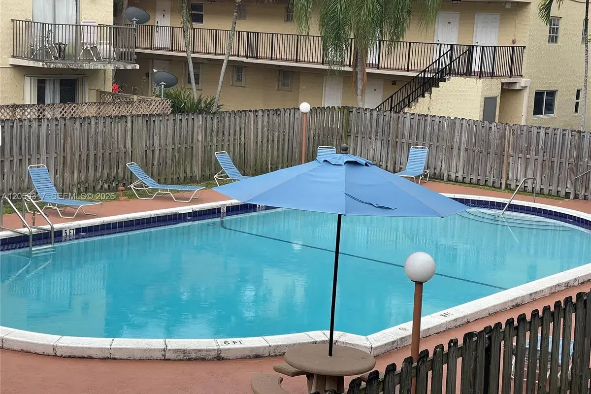 8600 SW 109th Ave # 220, Miami FL 33173