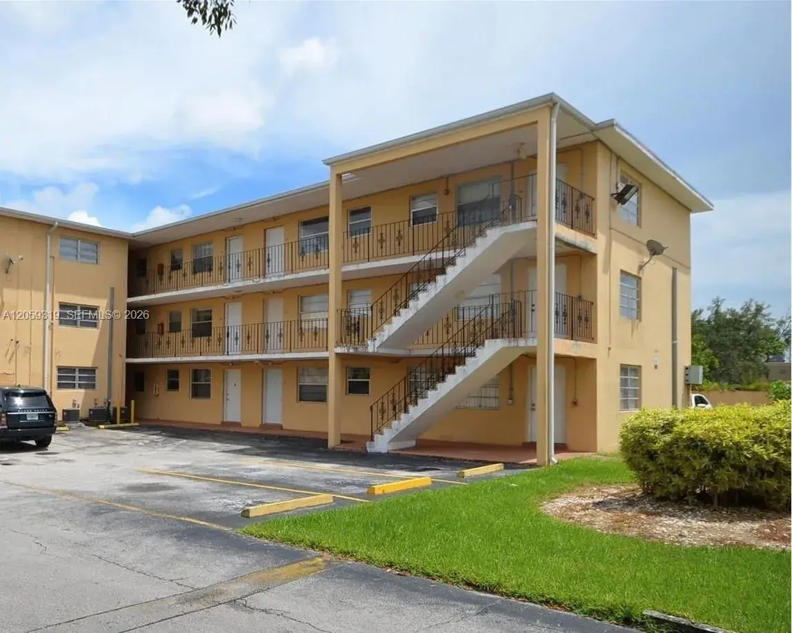 3855 SW 79th Ave # 27, Miami FL 33155