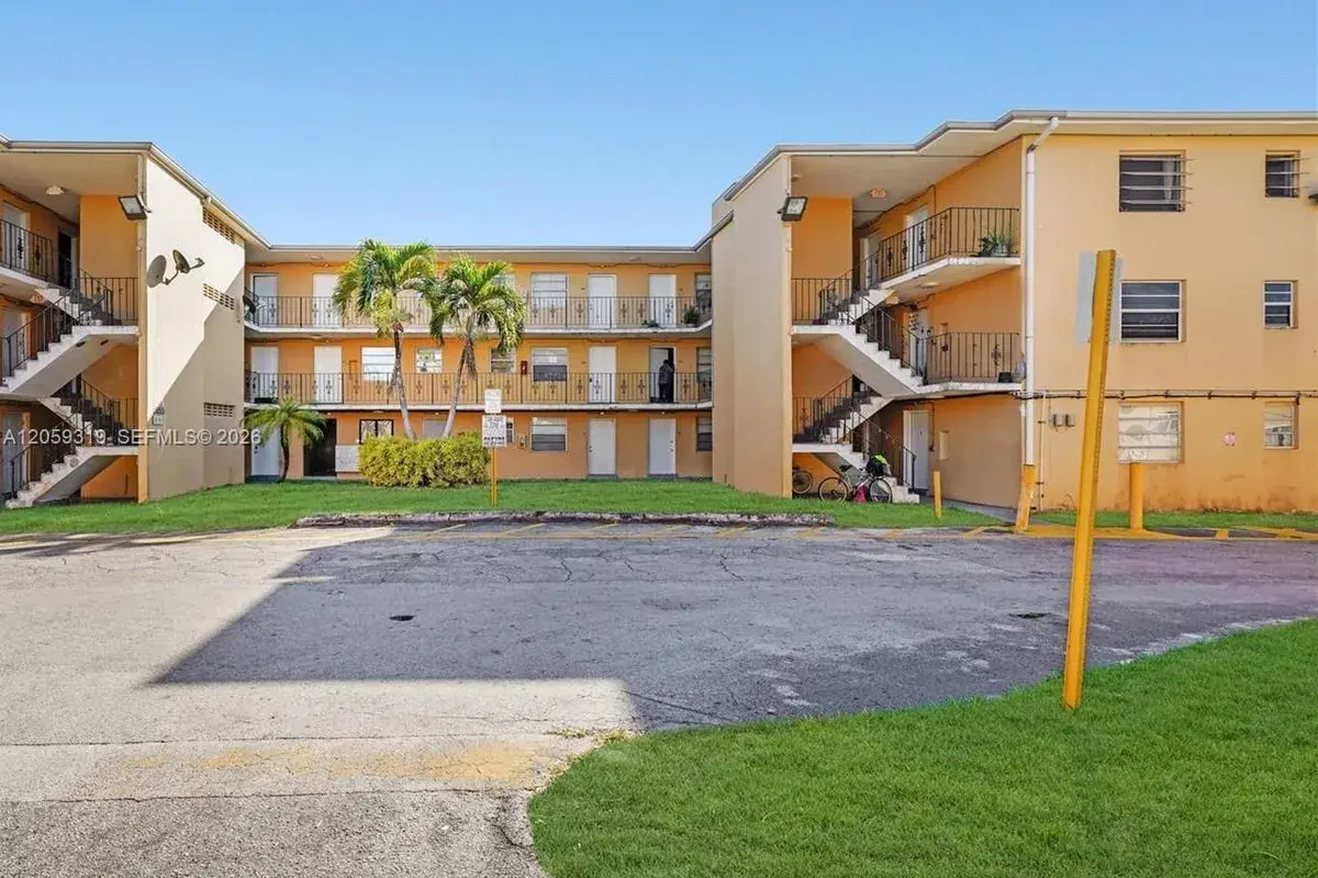 3855 SW 79th Ave # 27, Miami FL 33155