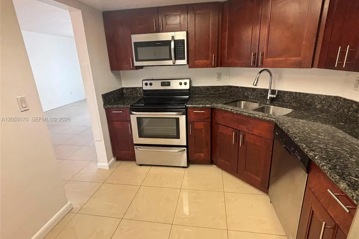 7410 SW 82nd St # K203, Miami FL 33143