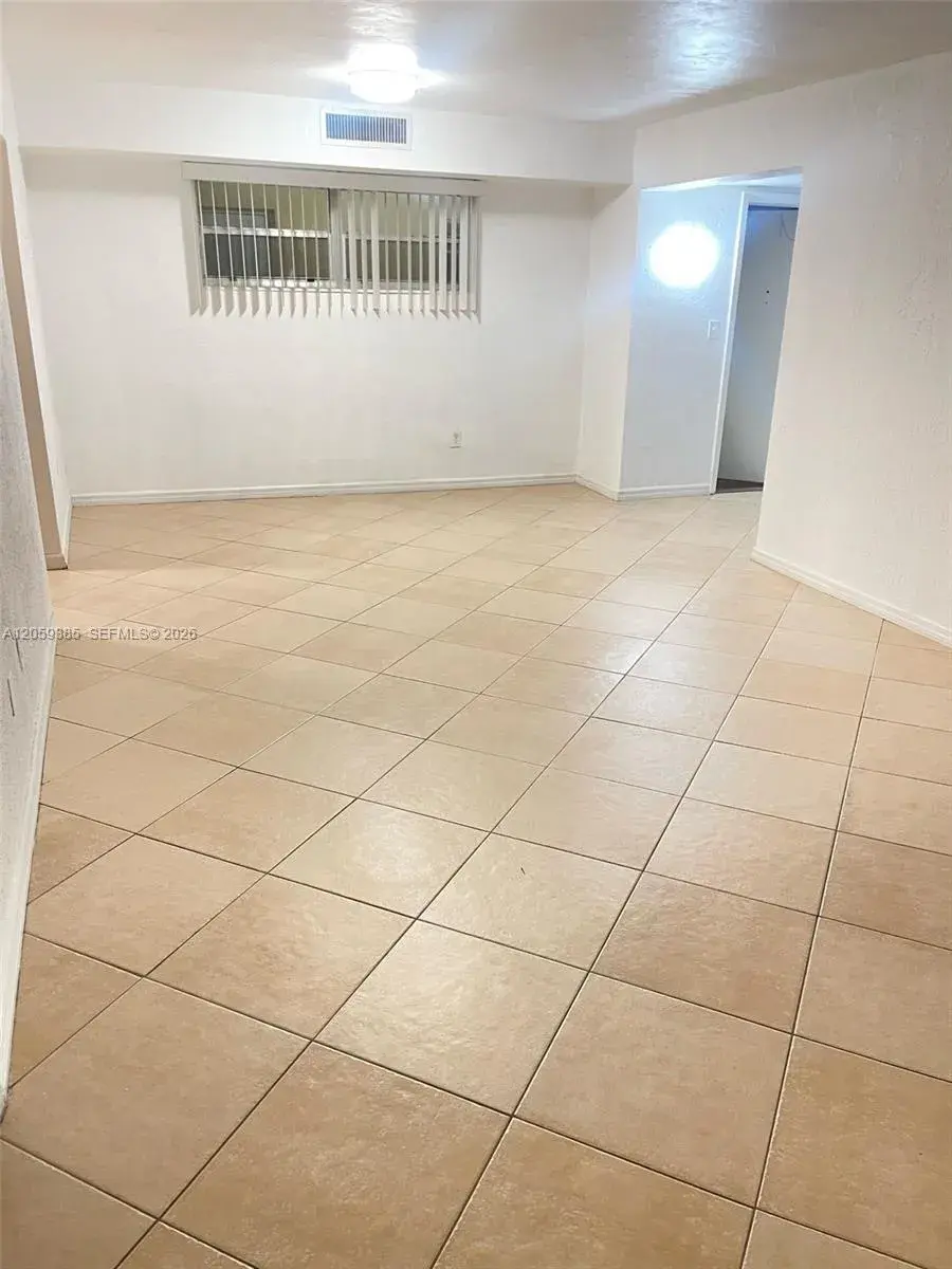 7410 SW 82nd St # K312, Miami FL 33143