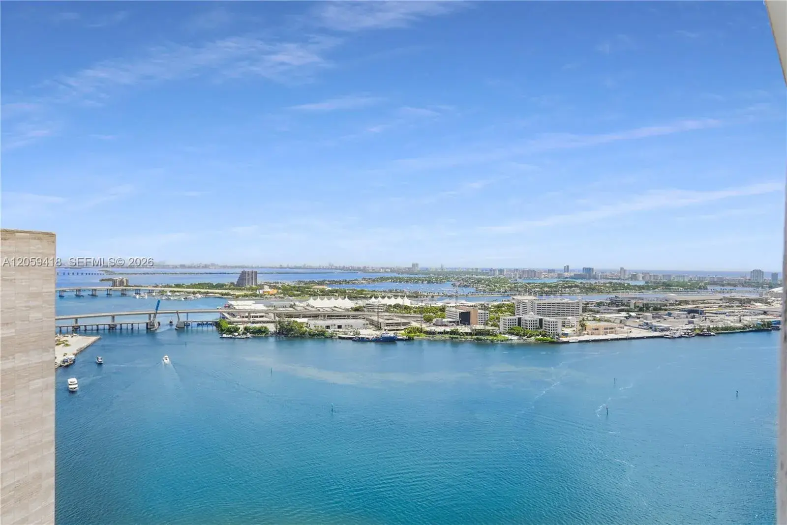2 bedroom 2 bath Residential Lease for rent at 335 S Biscayne Blvd # 3808, Miami FL 33131