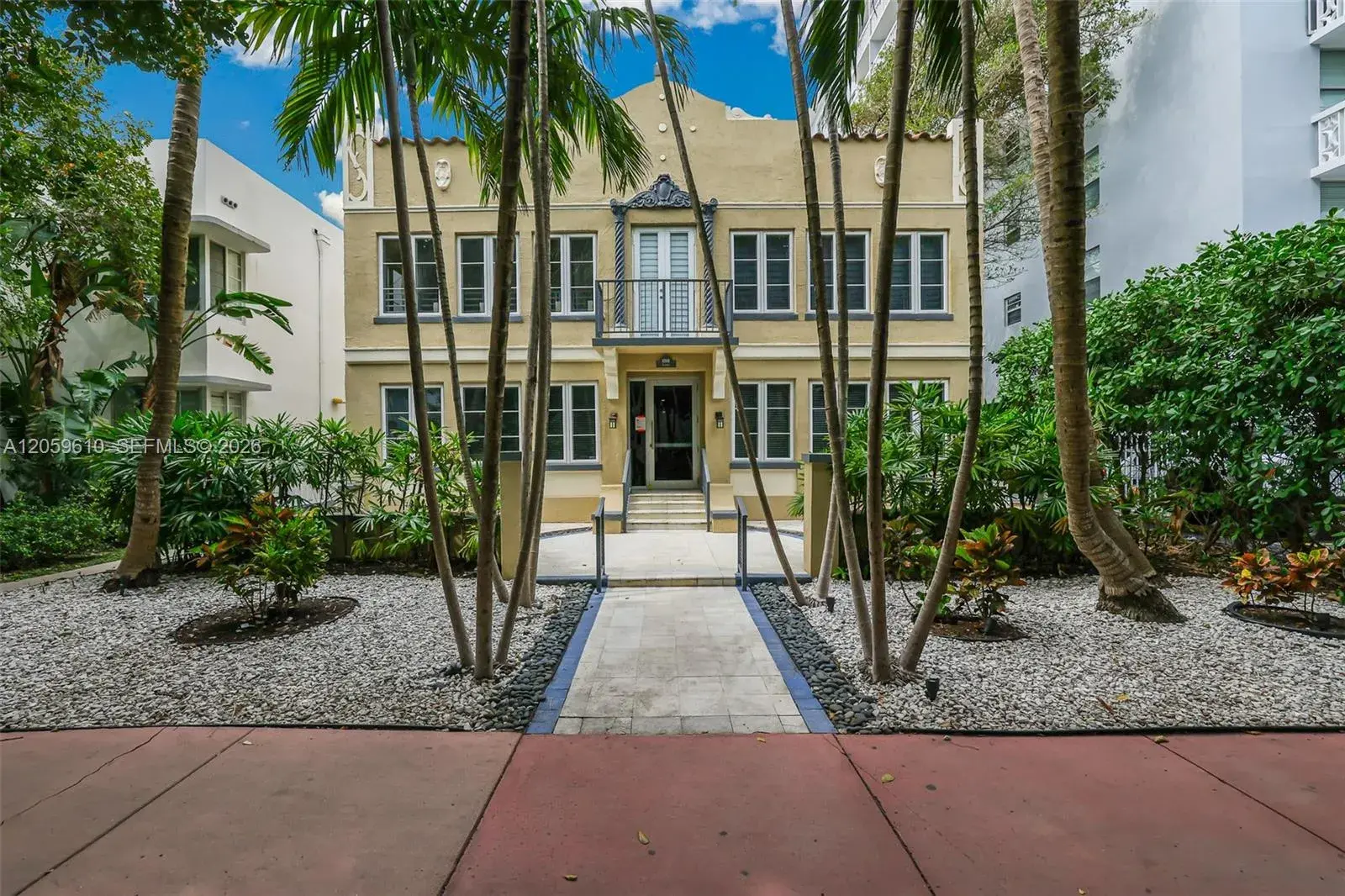2 bedroom 2 bath Residential Lease for rent at 1018 Meridian Ave # 2, Miami Beach FL 33139