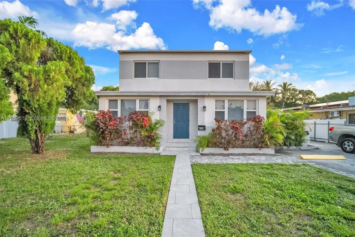 3030 NW 16th St # 1, Miami FL 33125