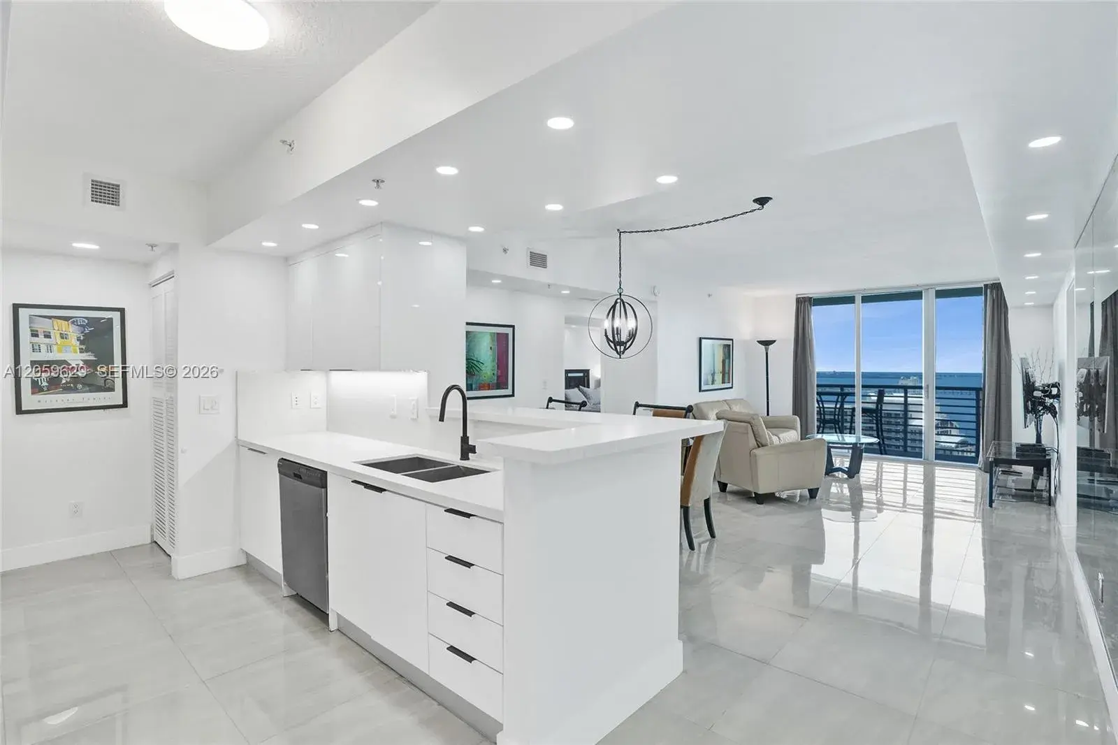 2 bedroom 2 bath Residential Lease for rent at 335 S Biscayne Blvd # 3807, Miami FL 33131