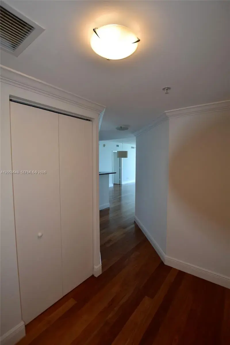 335 S Biscayne Blvd # 4112, Miami FL 33131