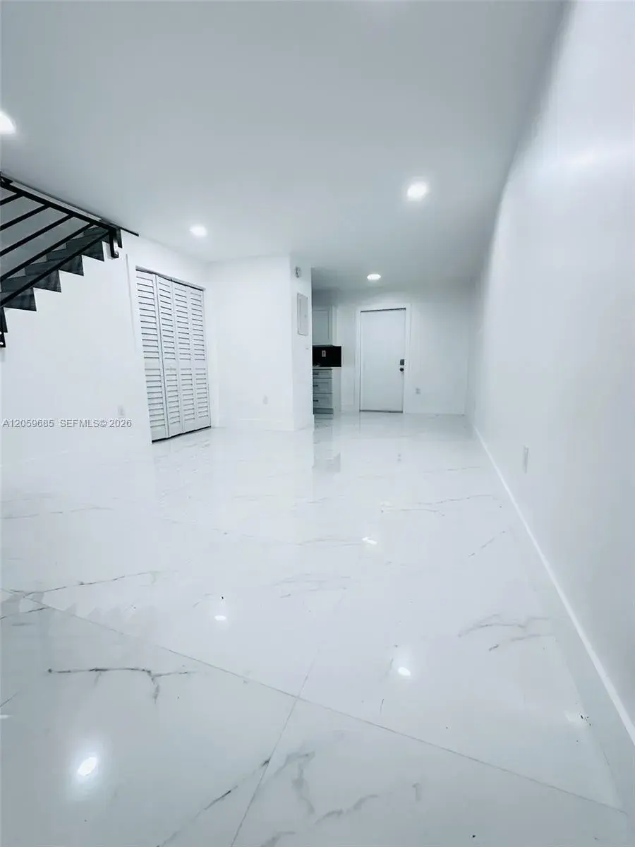 131 NE 77th St # 4, Miami FL 33138