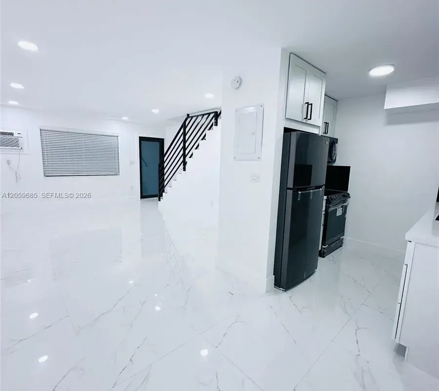 131 NE 77th St # 4, Miami FL 33138