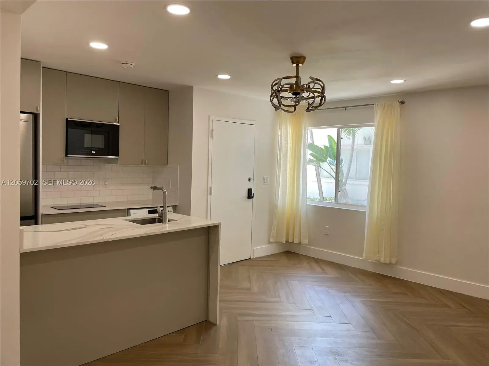 1 bedroom 1 bath Residential Lease for rent at 731 6th st # 104E, Miami Beach FL 33139