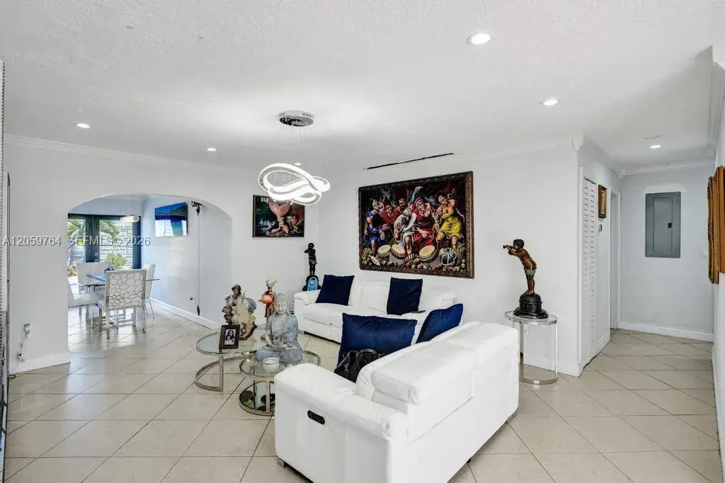 2711 SW 117th Ct, Miami FL 33175