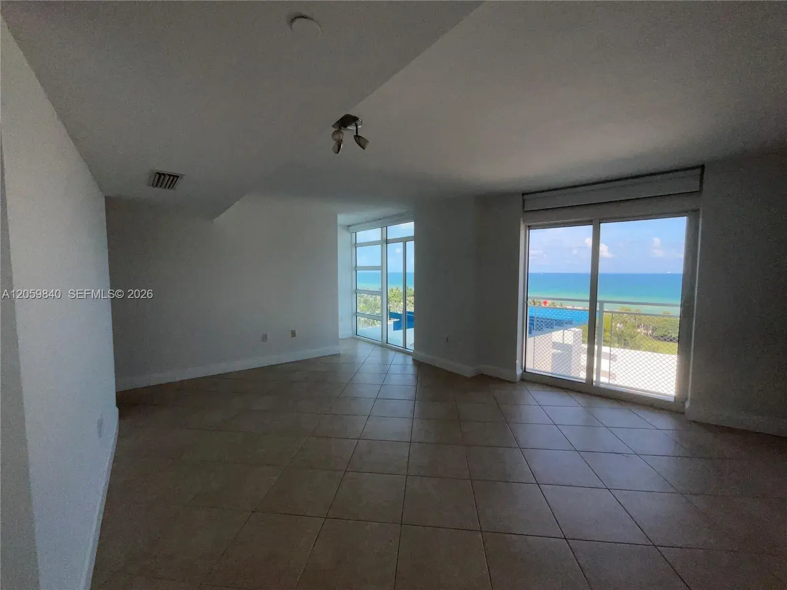 7600 Collins Ave # 1008, Miami Beach FL 33141