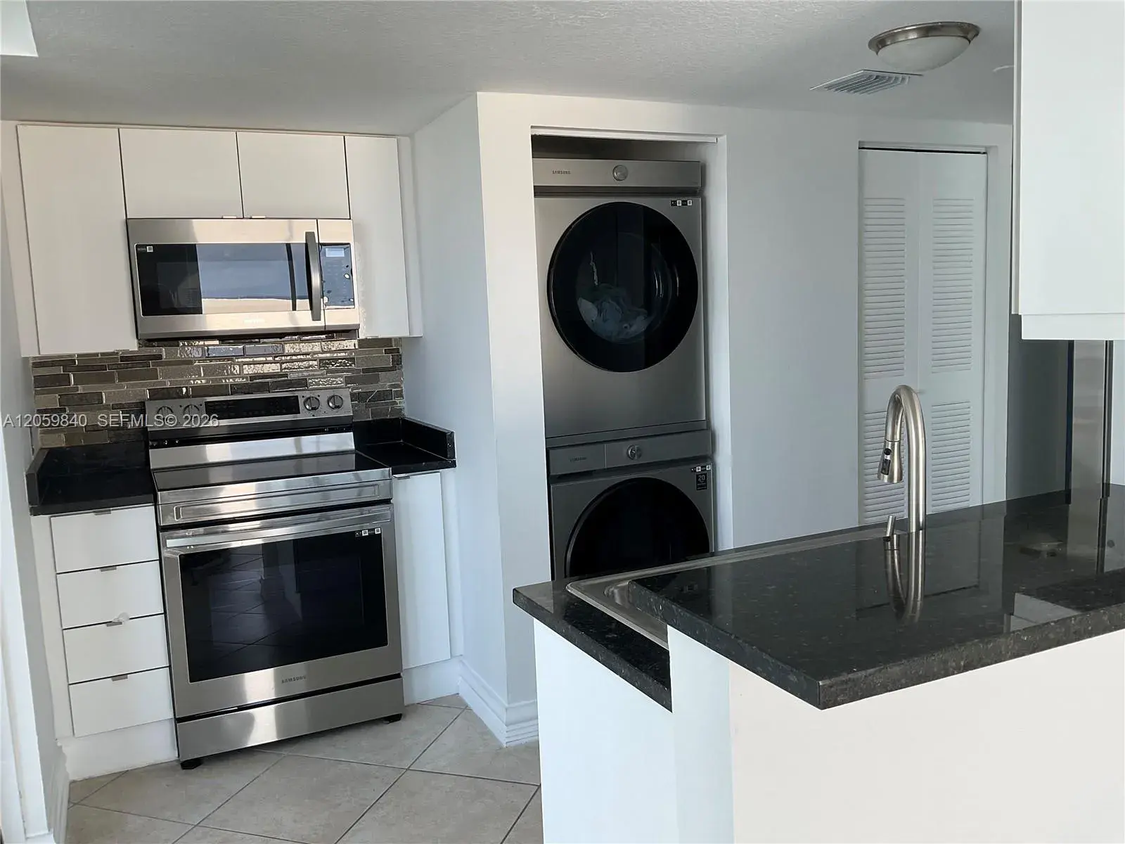 7600 Collins Ave # 1008, Miami Beach FL 33141