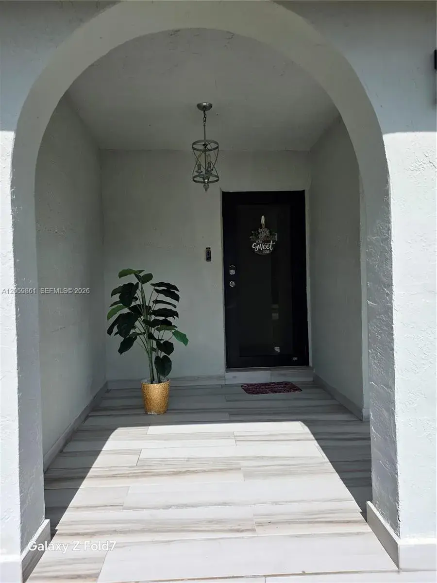 3 bedroom 2 bath Residential for sale at 16884 SW 109th Ct, Miami FL 33157