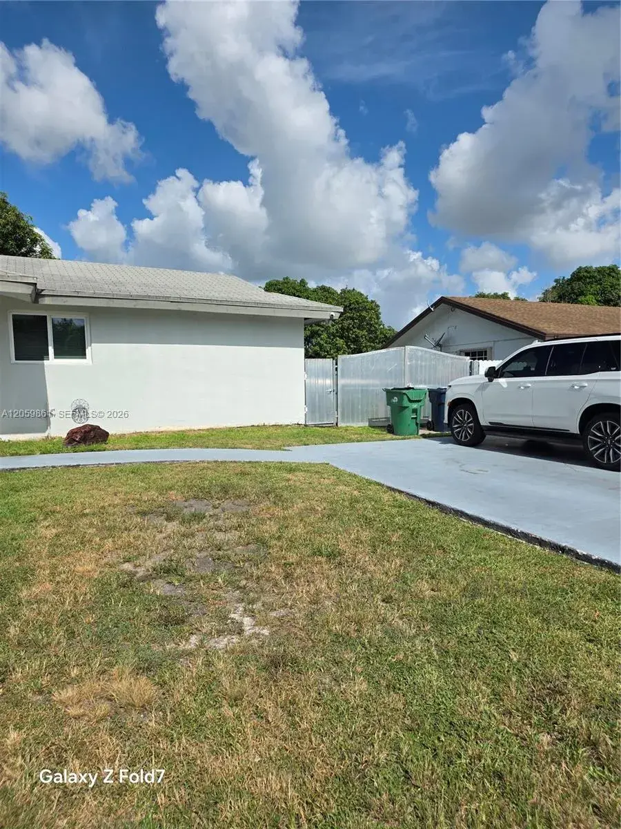 16884 SW 109th Ct, Miami FL 33157