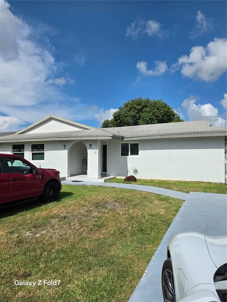 16884 SW 109th Ct, Miami FL 33157