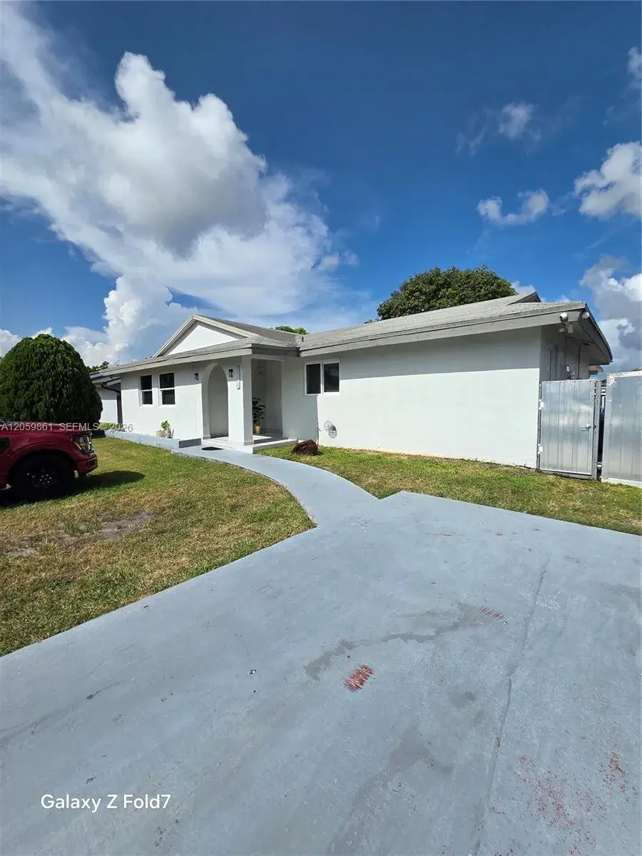 16884 SW 109th Ct, Miami FL 33157