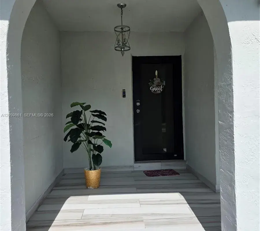 16884 SW 109th Ct, Miami FL 33157