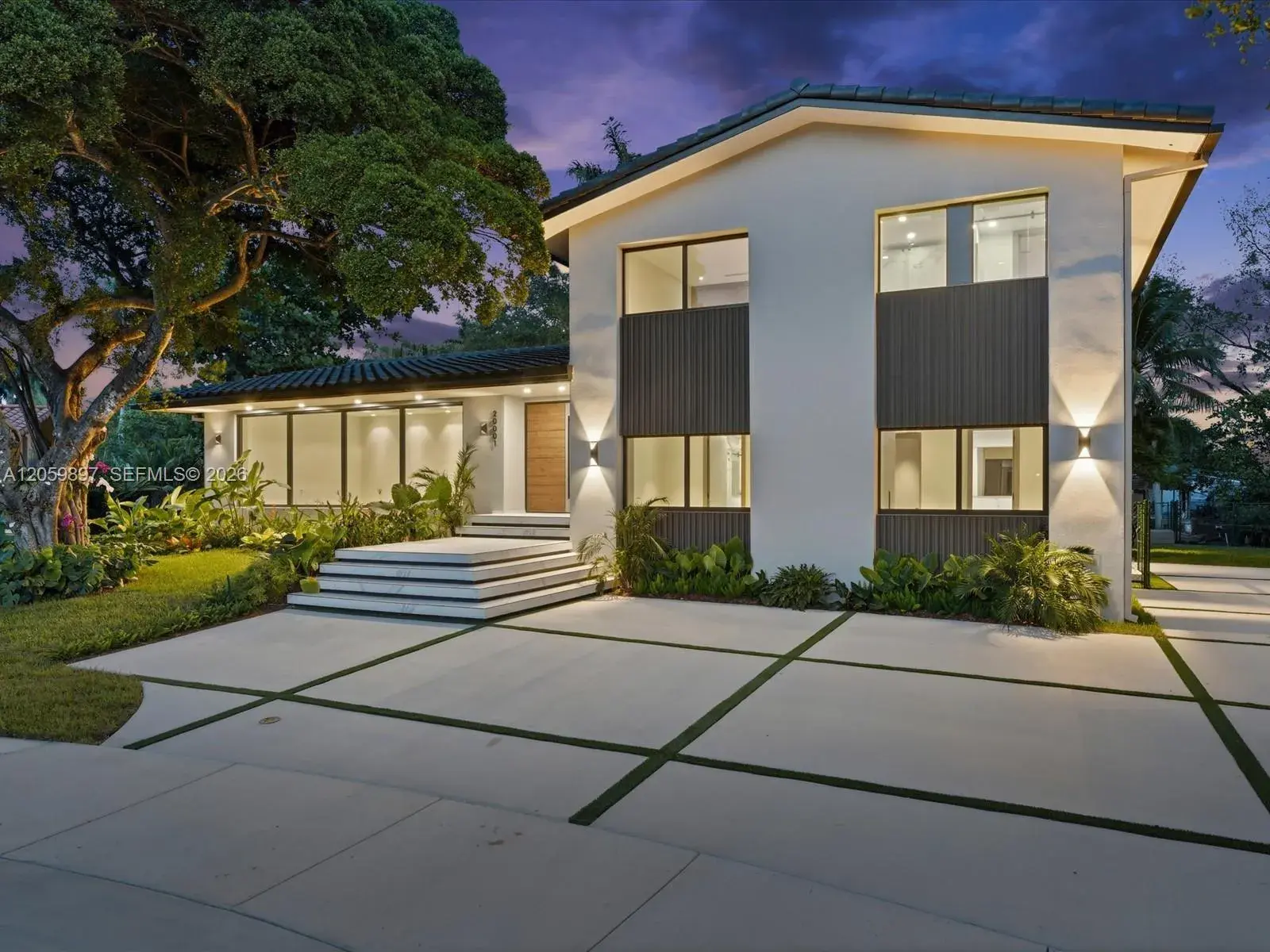 5 bedroom 6 bath Residential for sale at 20001 NE 25th Ave, Miami FL 33180