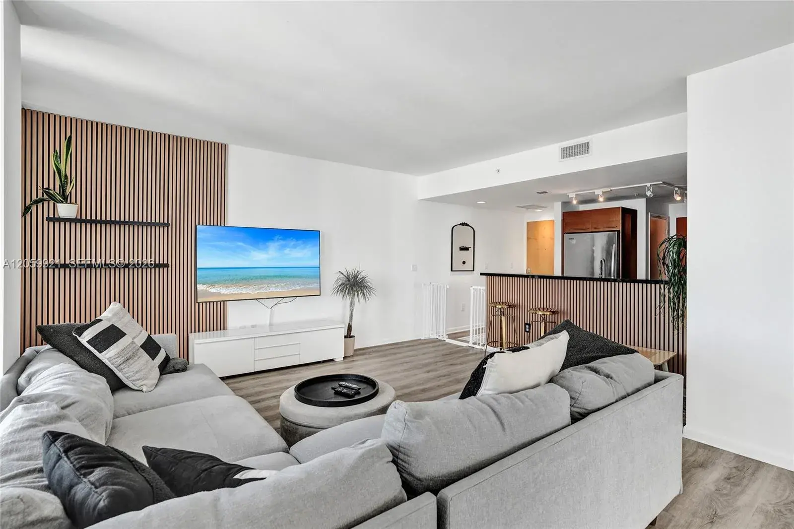 244 Biscayne Blvd # 3409, Miami FL 33132
