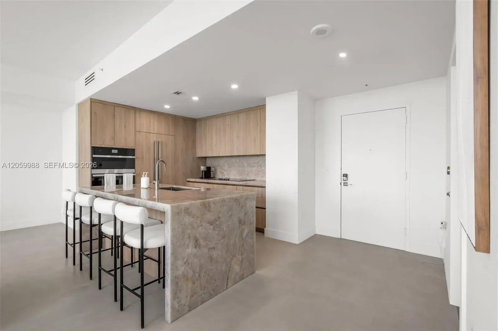 92 SW 3rd St # 5204, Miami FL 33130