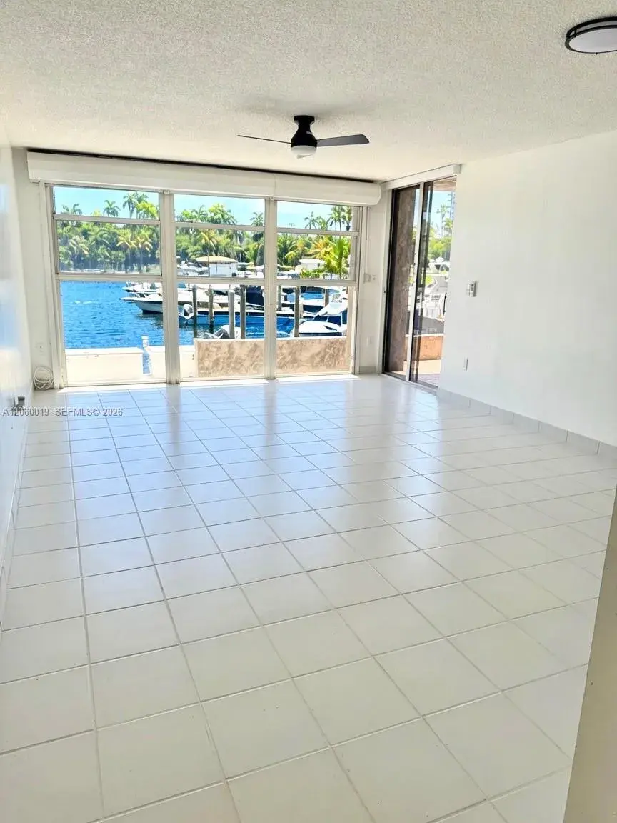 1700 NW N River Dr # 106, Miami FL 33125