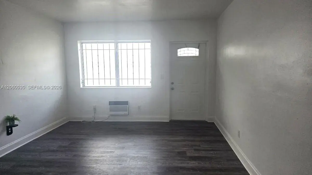 7720 Harding Ave # 9, Miami Beach FL 33141