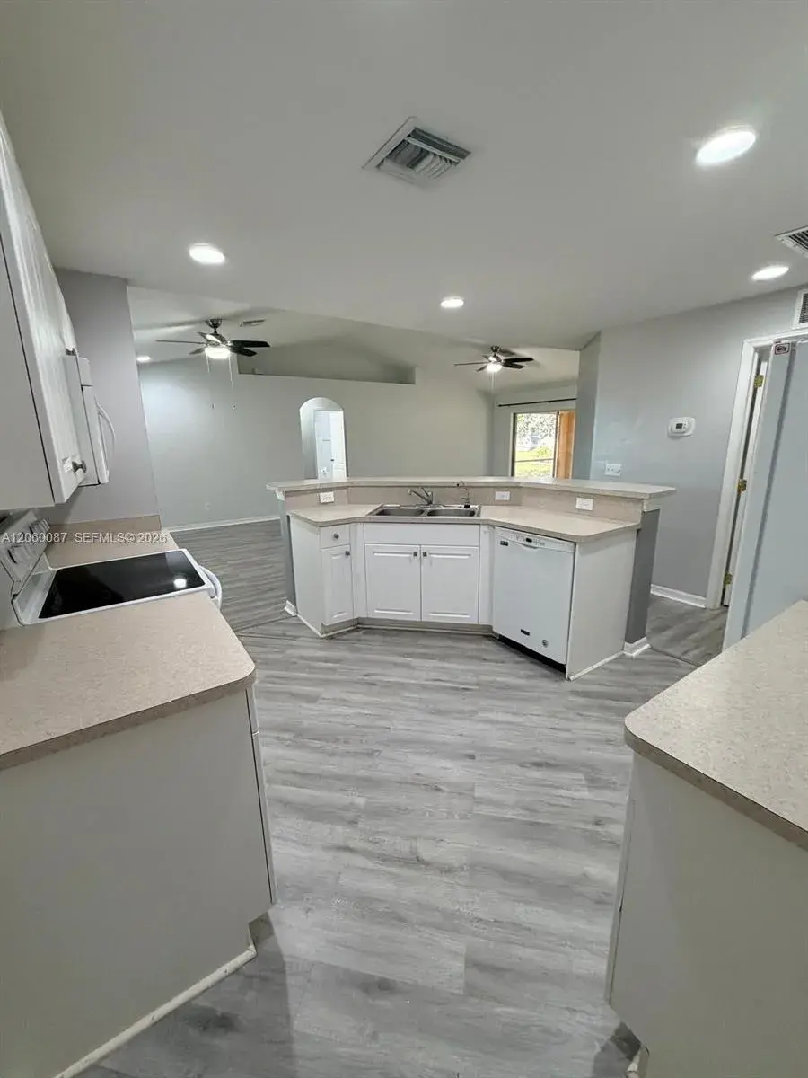 507 Peerless Cir, Lehigh Acres FL 33974