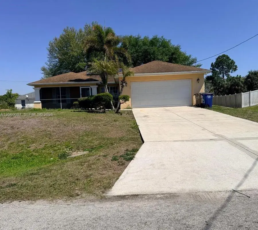 507 Peerless Cir, Lehigh Acres FL 33974
